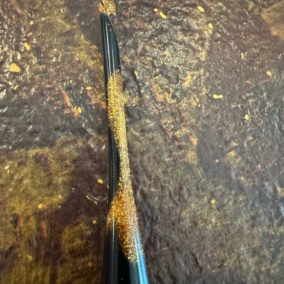 Black and Gold Crochet Hook - Picture 2 of 3